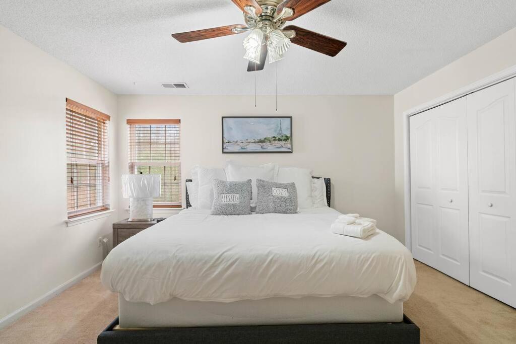 Cozy 4B 2 5B University Home King Beds Jacuzzi Charlotte Exteriör bild